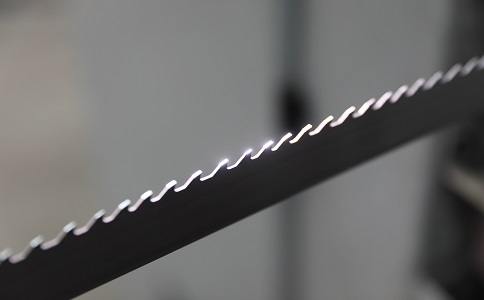 西宁双金属带锯条产生切削噪音的原因具体有哪些？